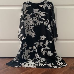 Floral, fully lined Eva Mended size medium dress